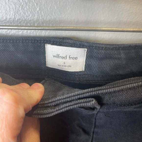 Wilfred Free Aritzia Women's Cargo Black Denim‎ Straight Leg Pants Size 6 - Picture 4 of 5